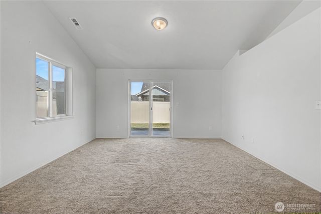 1118 W Sequoia Road, Moses Lake, WA 98837