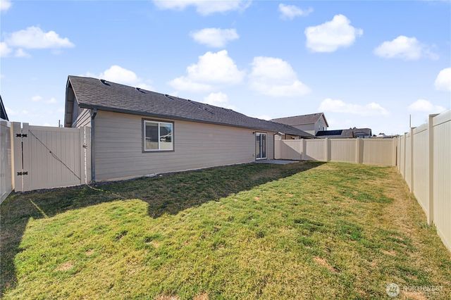 1118 W Sequoia Road, Moses Lake, WA 98837