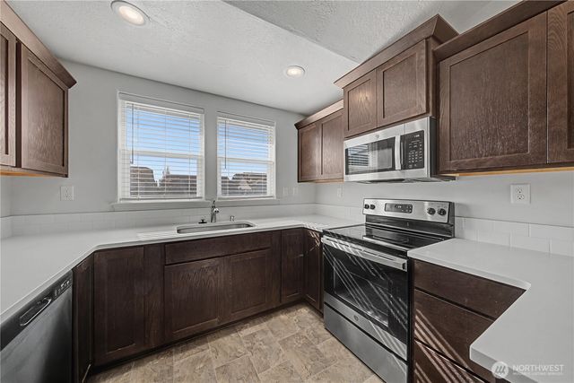 1118 W Sequoia Road, Moses Lake, WA 98837