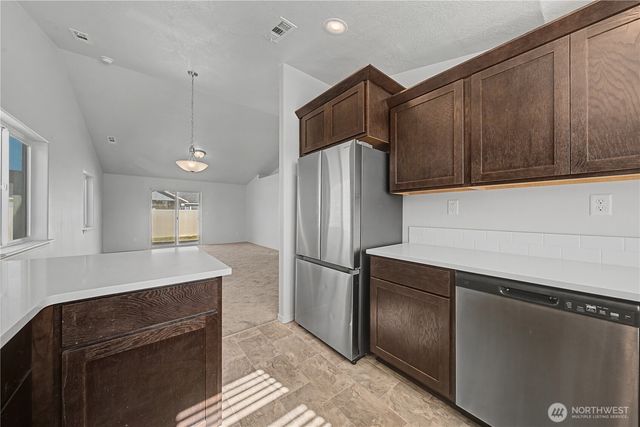 1118 W Sequoia Road, Moses Lake, WA 98837