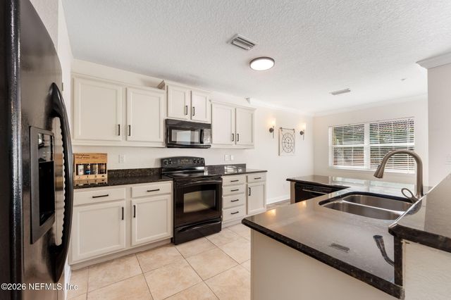 200 LAGUNA VILLAS Boulevard C32, Jacksonville Beach, FL 32250