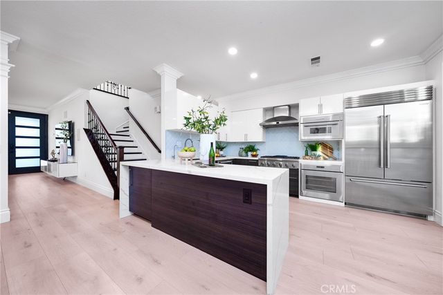 28 Boulder Creek, Irvine, CA 92602