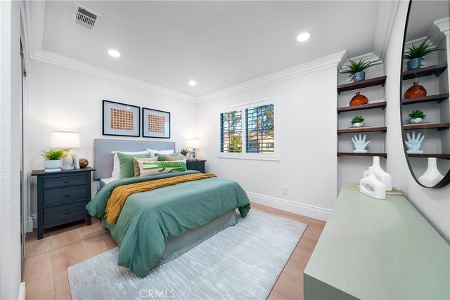 28 Boulder Creek, Irvine, CA 92602