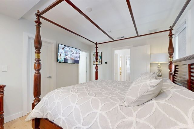 7 Madison Ave, Cambridge, MA 02140