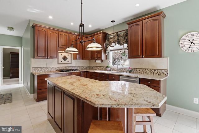 320 WHEATSHEAF DR, New Castle, DE 19720