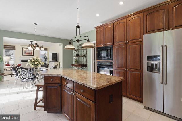 320 WHEATSHEAF DR, New Castle, DE 19720