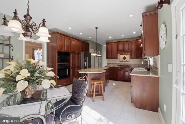 320 WHEATSHEAF DR, New Castle, DE 19720