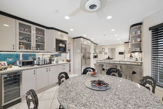 3639 Pebble Beach Road, Northbrook, IL 60062
