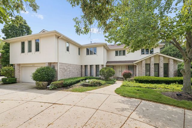 3639 Pebble Beach Road, Northbrook, IL 60062