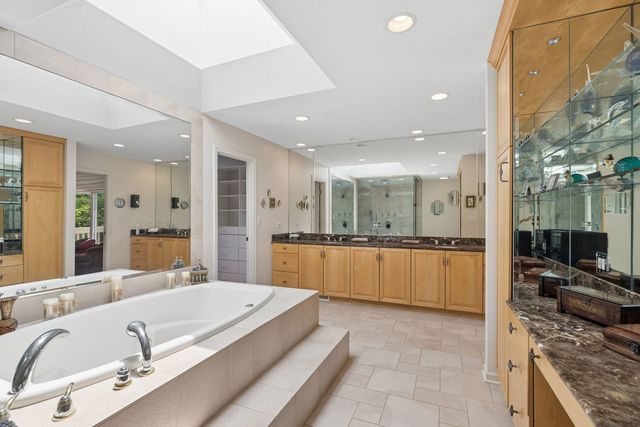 3639 Pebble Beach Road, Northbrook, IL 60062
