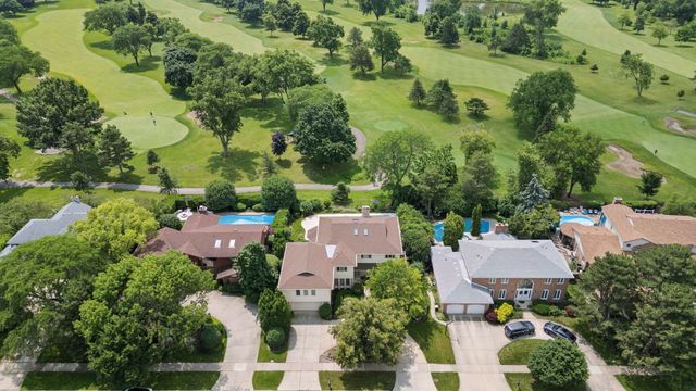 3639 Pebble Beach Road, Northbrook, IL 60062