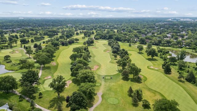 3639 Pebble Beach Road, Northbrook, IL 60062