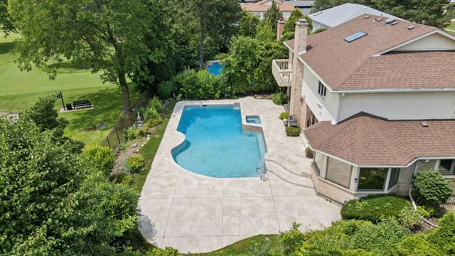 3639 Pebble Beach Road, Northbrook, IL 60062