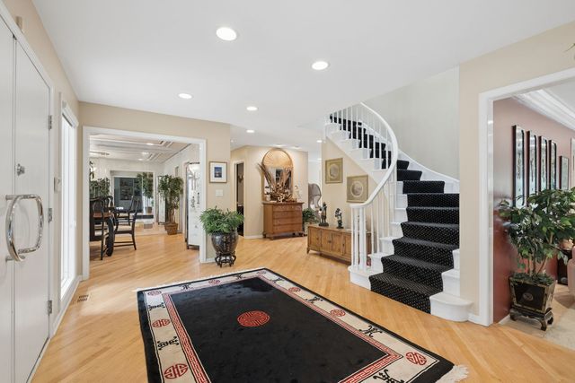 3639 Pebble Beach Road, Northbrook, IL 60062