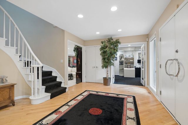 3639 Pebble Beach Road, Northbrook, IL 60062