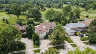 3639 Pebble Beach Road, Northbrook, IL 60062
