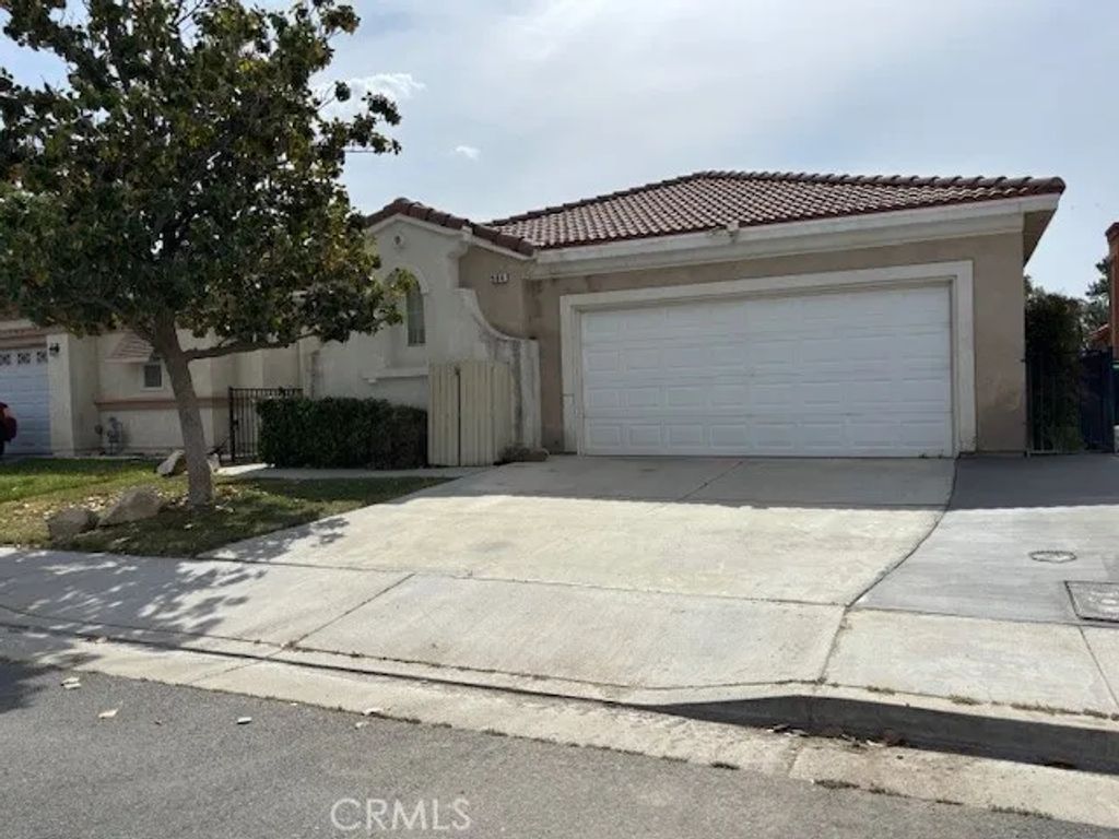 904 Bergamo Avenue, San Jacinto, CA 92583