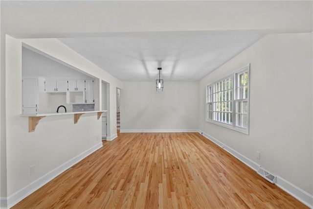10810 Oak Street, Kansas City, MO 64114