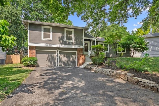 10810 Oak Street, Kansas City, MO 64114