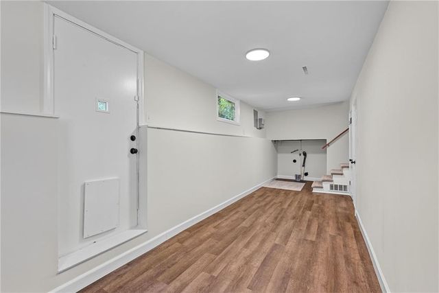 10810 Oak Street, Kansas City, MO 64114