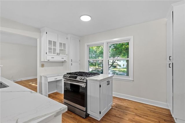 10810 Oak Street, Kansas City, MO 64114