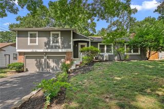 10810 Oak Street, Kansas City, MO 64114
