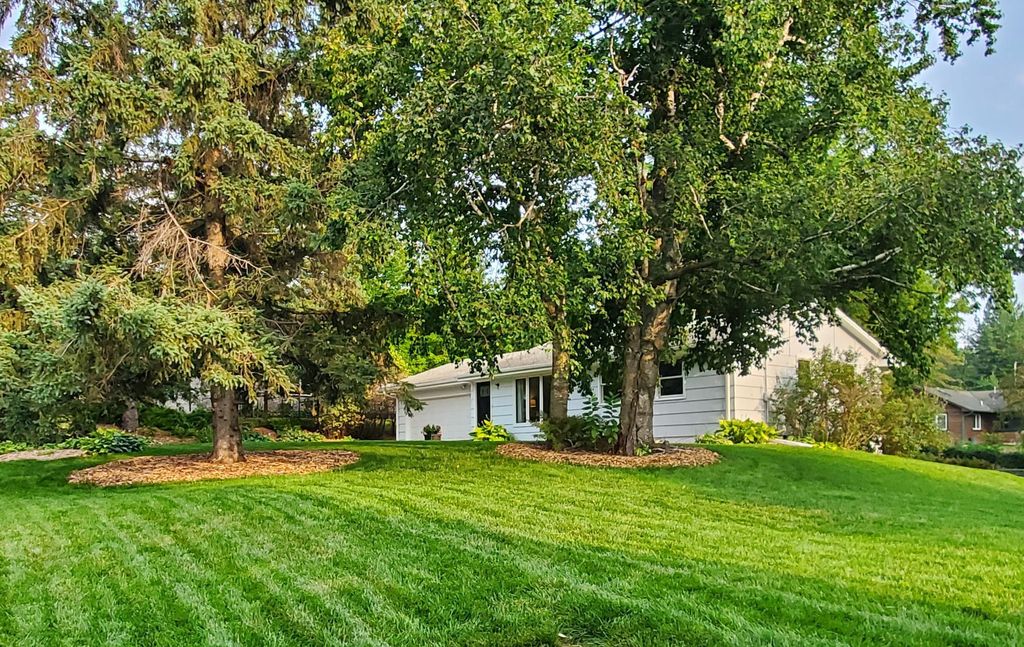 7821 W 86th Street W, Bloomington, MN 55438