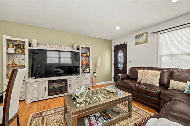 83 Dexter Street, Cumberland, RI 02864