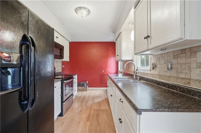 2602 Leewood Road, Harrisonville, MO 64701