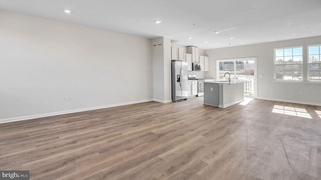 8336 ALEXANDER CT, Breinigsville, PA 18031