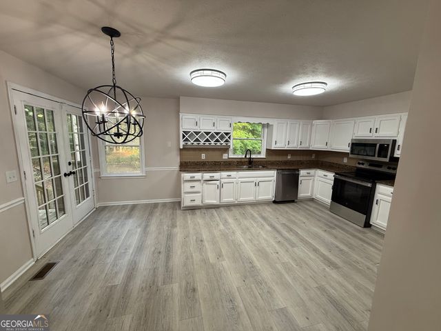 589 WATERVIEW Drive, Lagrange, GA 30240