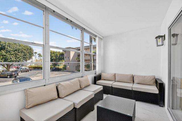 2300 NE 1st Lane 201, Boynton Beach, FL 33435