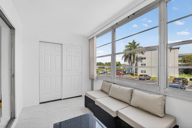 2300 NE 1st Lane 201, Boynton Beach, FL 33435