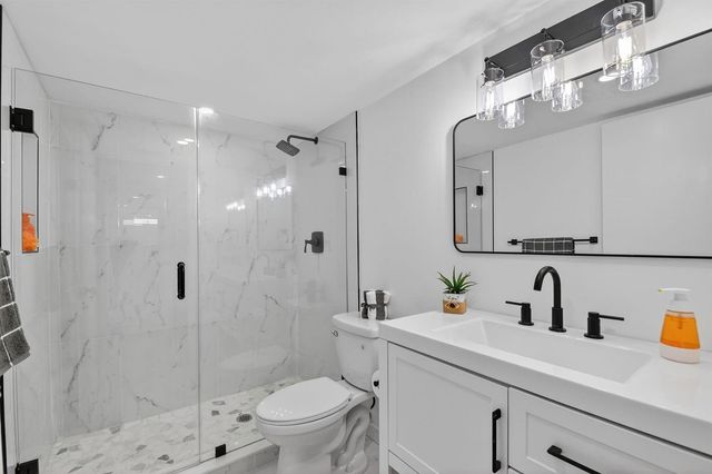 2300 NE 1st Lane 201, Boynton Beach, FL 33435