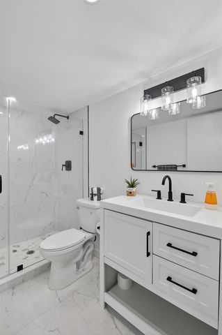 2300 NE 1st Lane 201, Boynton Beach, FL 33435