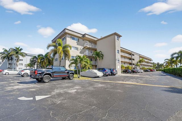 2300 NE 1st Lane 201, Boynton Beach, FL 33435