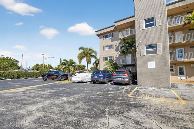 2300 NE 1st Lane 201, Boynton Beach, FL 33435