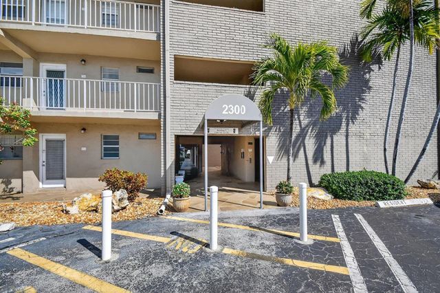 2300 NE 1st Lane 201, Boynton Beach, FL 33435