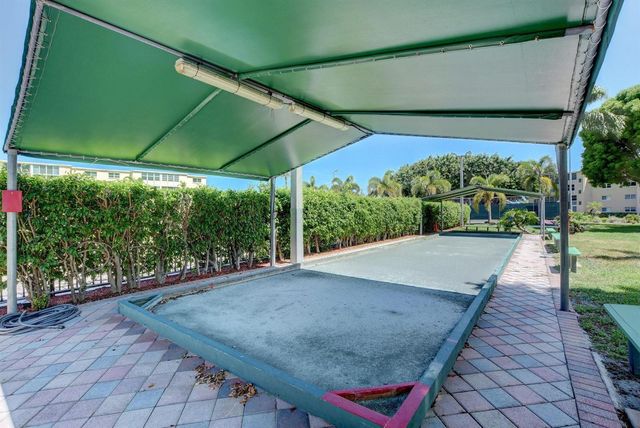 2300 NE 1st Lane 201, Boynton Beach, FL 33435