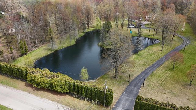 2430 Kaiser Road, Pinconning, MI 48650