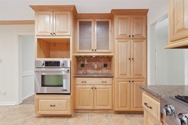 2206 Nantucket Drive B, Houston, TX 77057