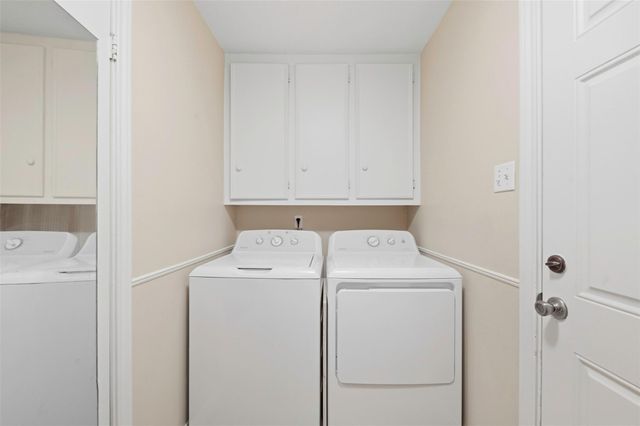 2206 Nantucket Drive B, Houston, TX 77057