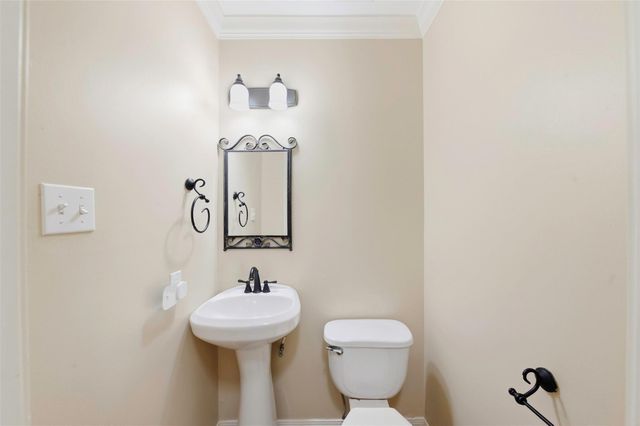 2206 Nantucket Drive B, Houston, TX 77057