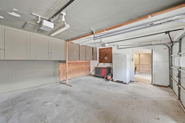 2206 Nantucket Drive B, Houston, TX 77057