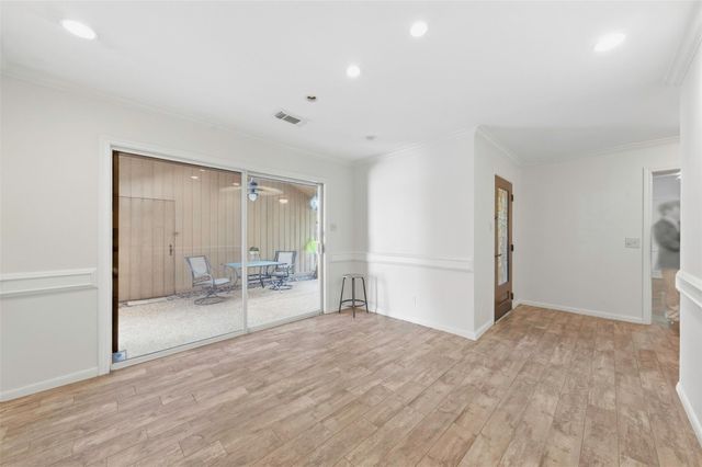 2206 Nantucket Drive B, Houston, TX 77057