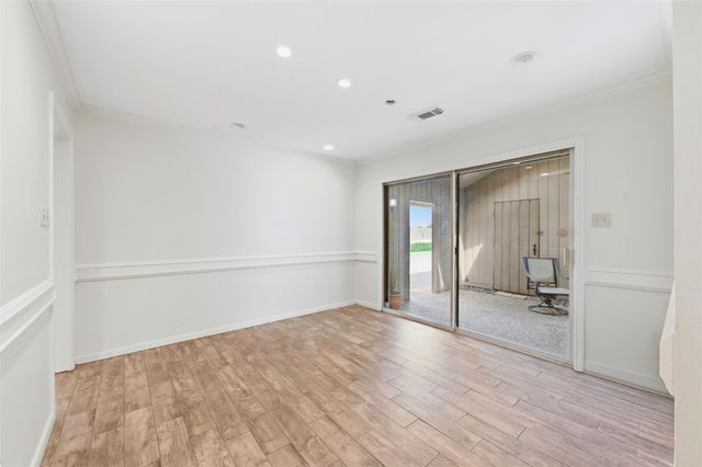 2206 Nantucket Drive B, Houston, TX 77057