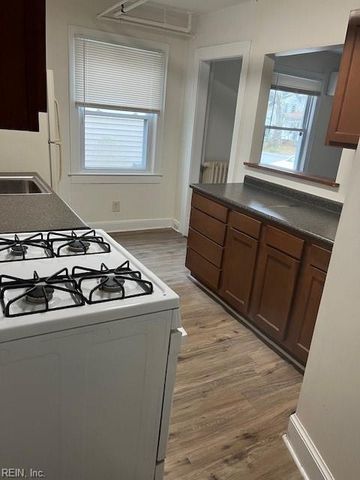 75 Gillis RD, Portsmouth, VA 23702