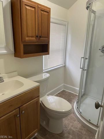75 Gillis RD, Portsmouth, VA 23702