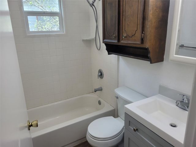 205 2nd Ave 1 & 2, Smithville, TX 78957