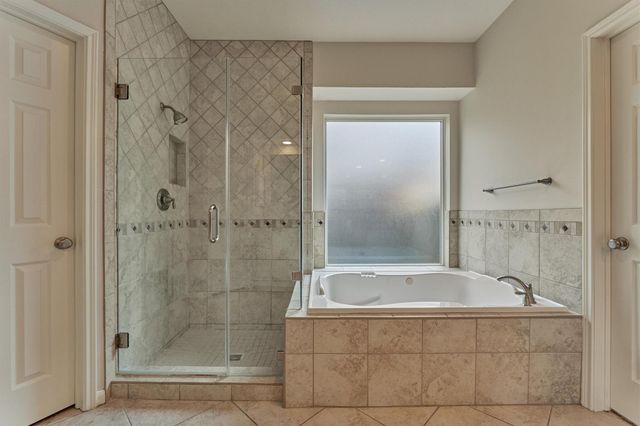 18 Gallant Oak Place, The Woodlands, TX 77381